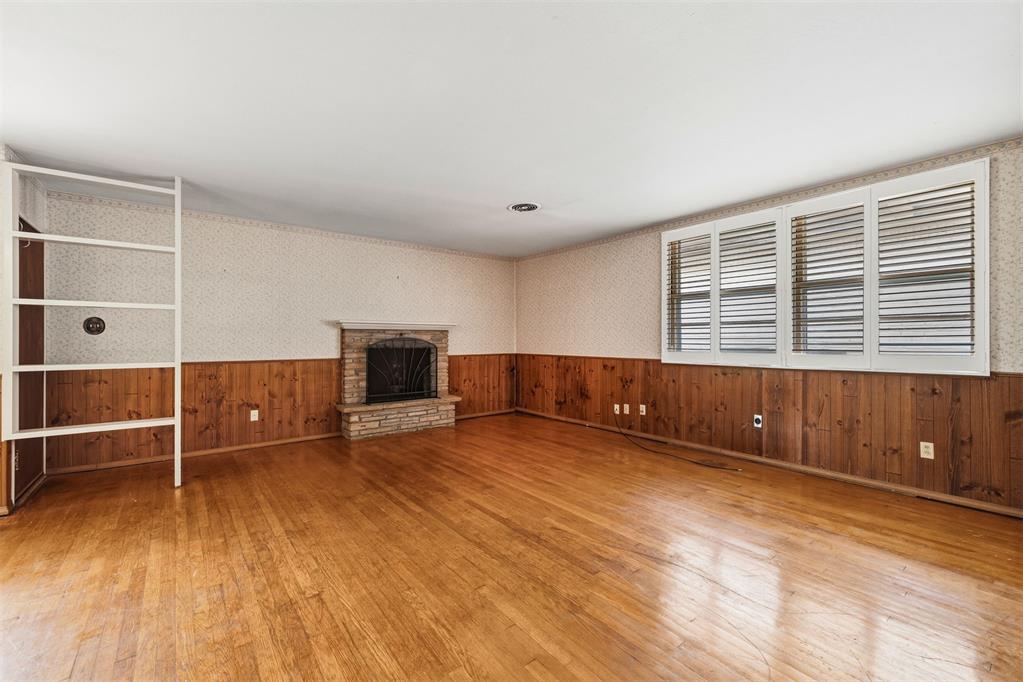 2414 Oxford Way Property Photo 11