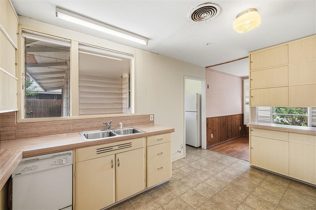 2414 Oxford Way Property Photo 15