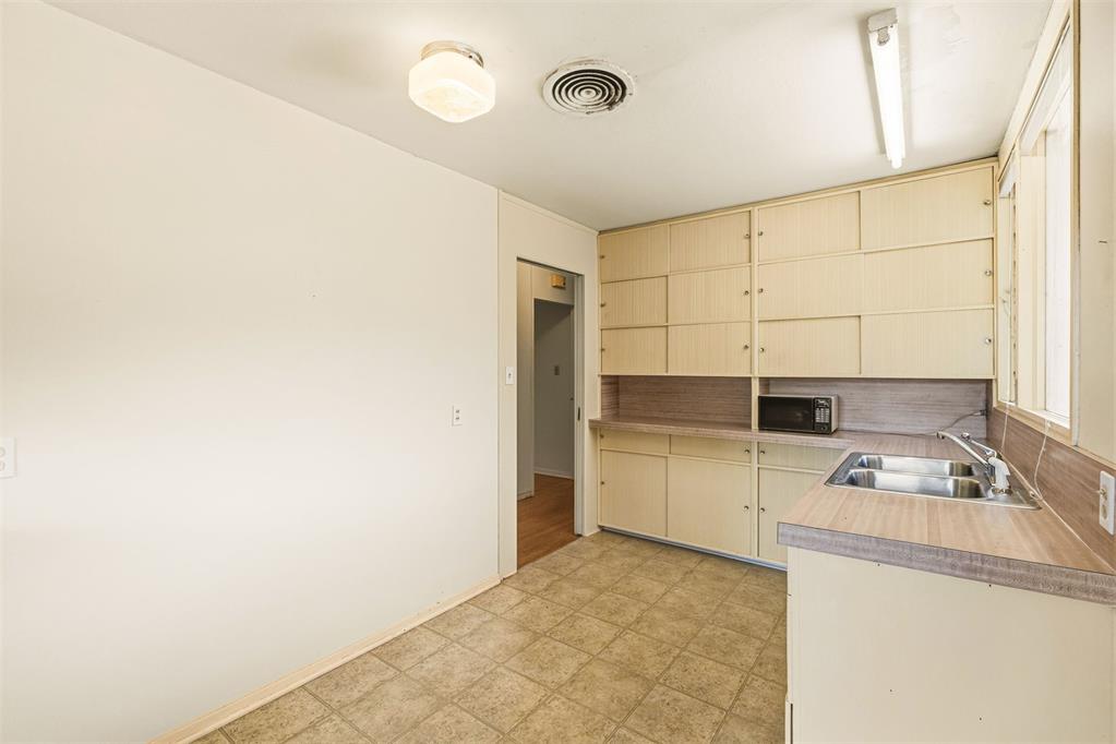 2414 Oxford Way Property Photo 16