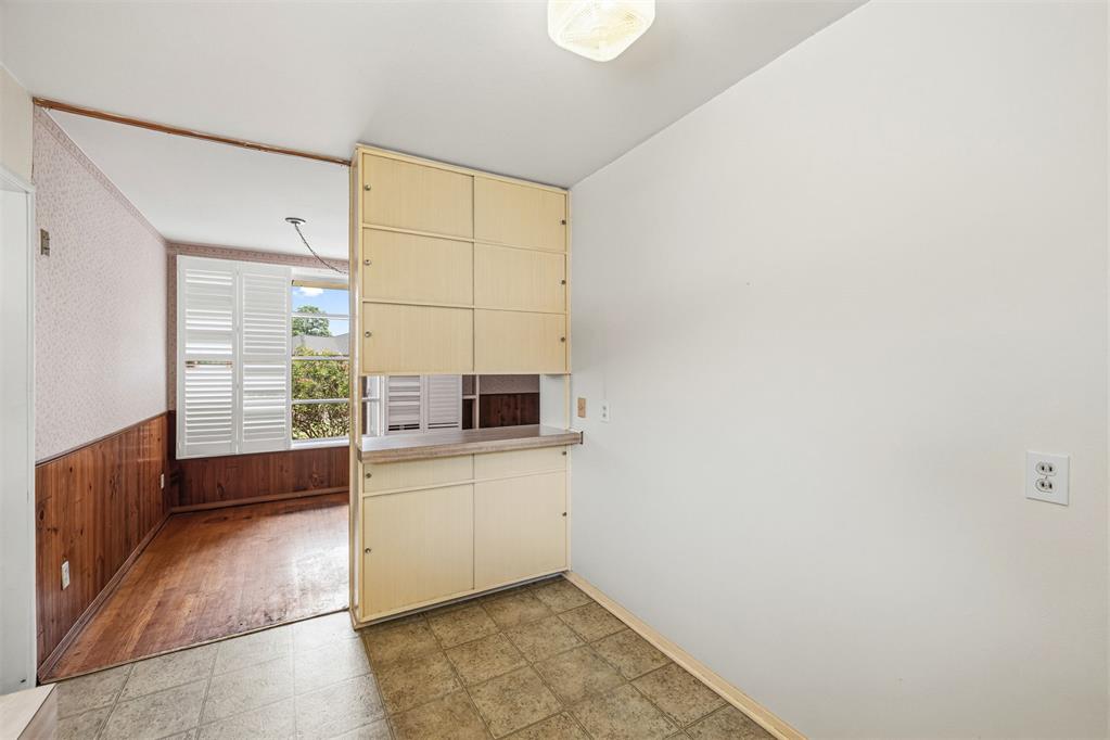 2414 Oxford Way Property Photo 18