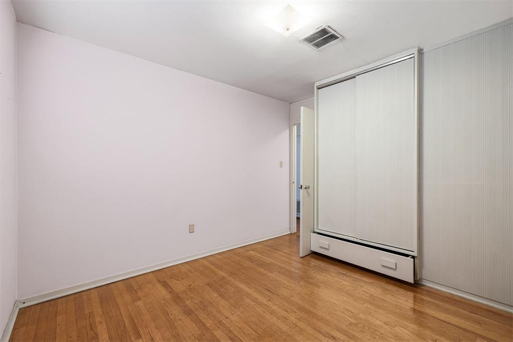 2414 Oxford Way Property Photo 23