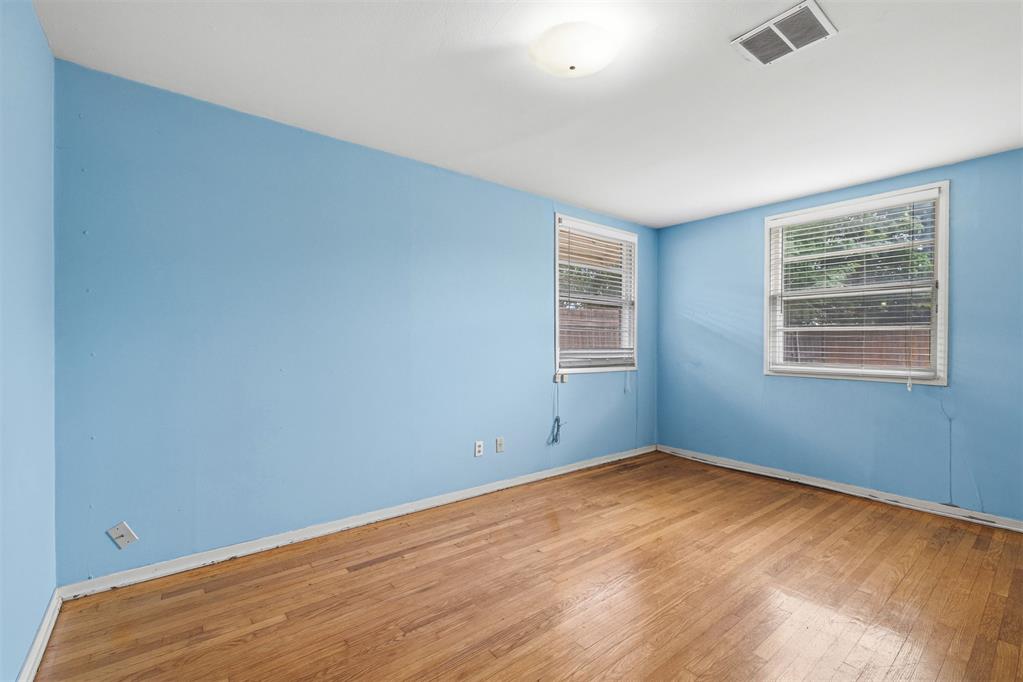 2414 Oxford Way Property Photo 25