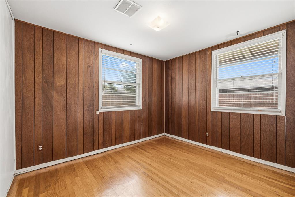 2414 Oxford Way Property Photo 27