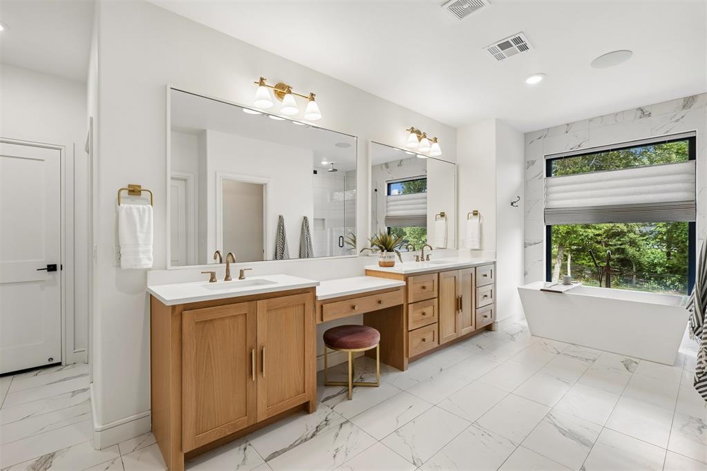 5008 Water Oak Way Property Photo 14