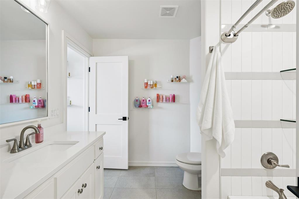 5008 Water Oak Way Property Photo 28