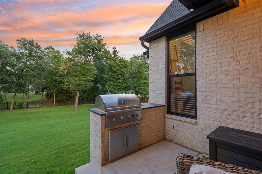 5008 Water Oak Way Property Photo 35