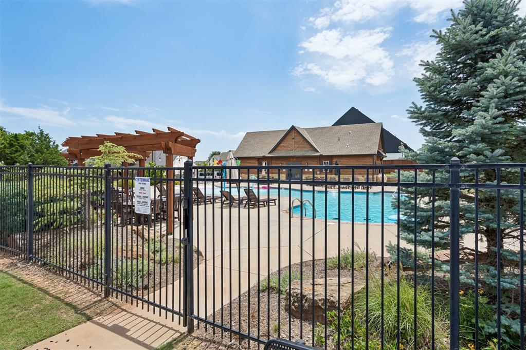 5008 Water Oak Way Property Photo 39
