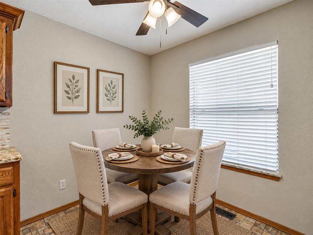 11124 Ashford Drive Property Photo 6