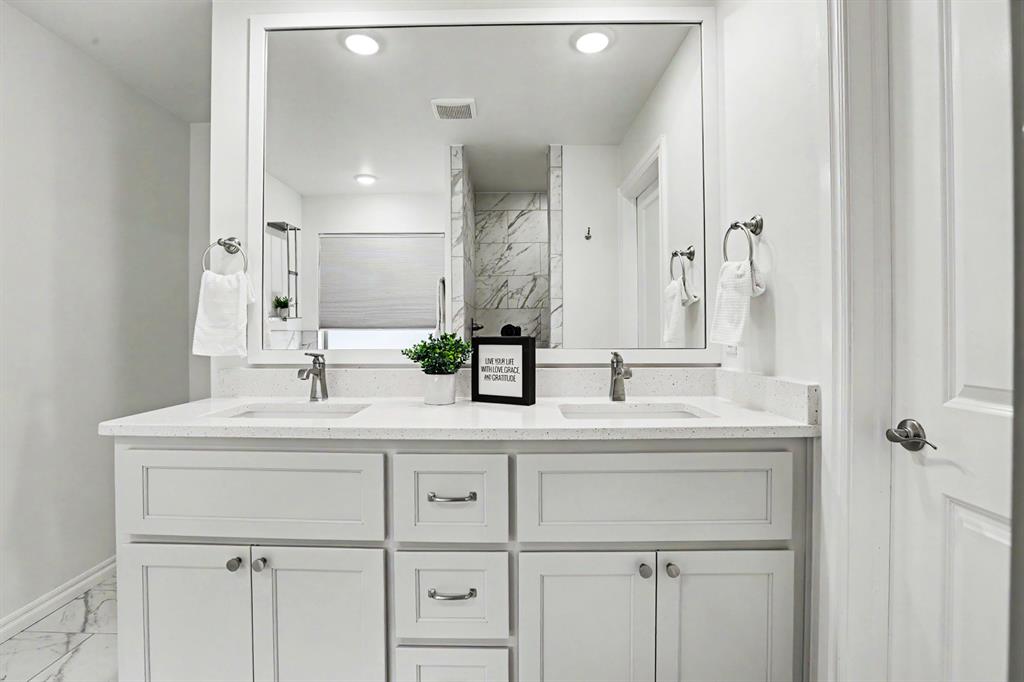 3240 Mangrove Road Property Photo 17