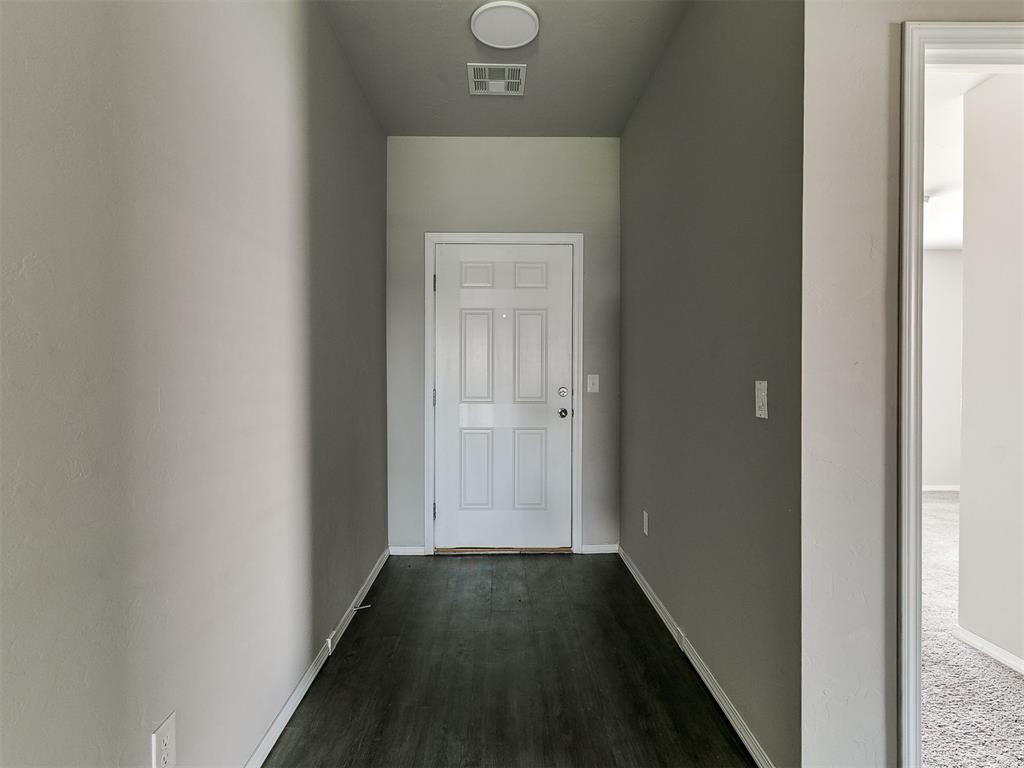 488 Fox Den Street Property Photo 3