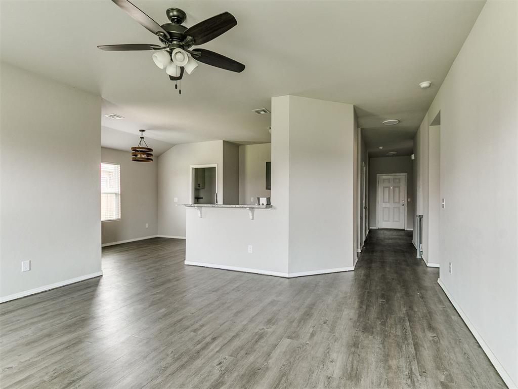 488 Fox Den Street Property Photo 5