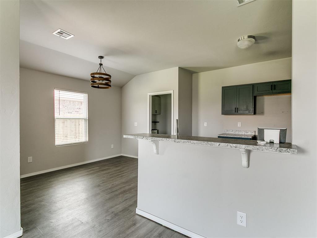 488 Fox Den Street Property Photo 6