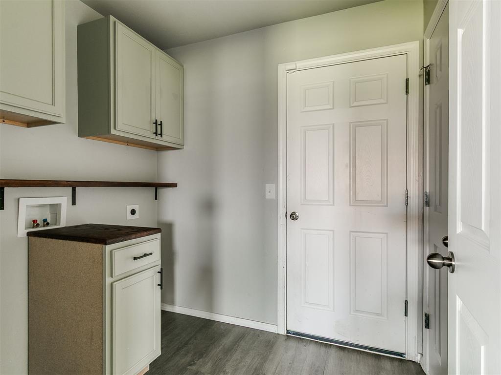 488 Fox Den Street Property Photo 22