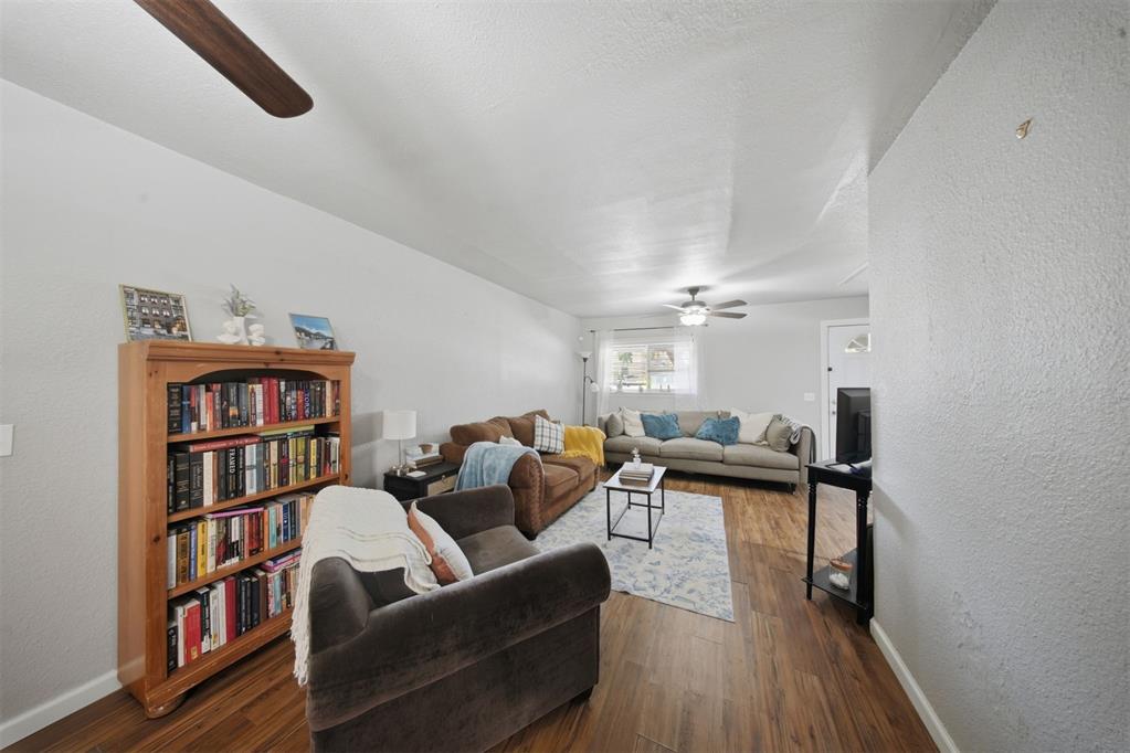 1227 Nw 96th Street Property Photo 6
