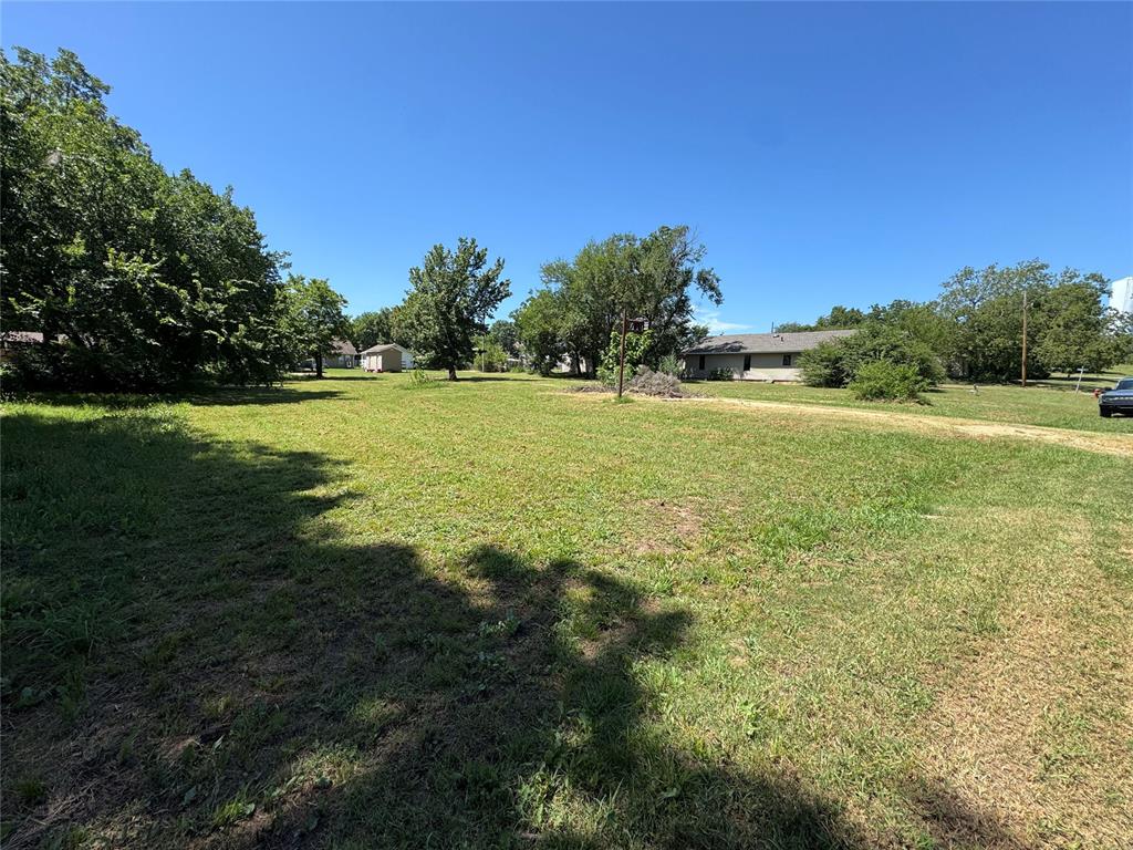 620 W 6th Street Property Photo 5
