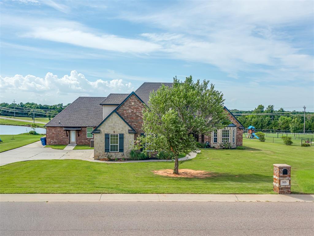 935 Silver Chase Drive Property Photo 1