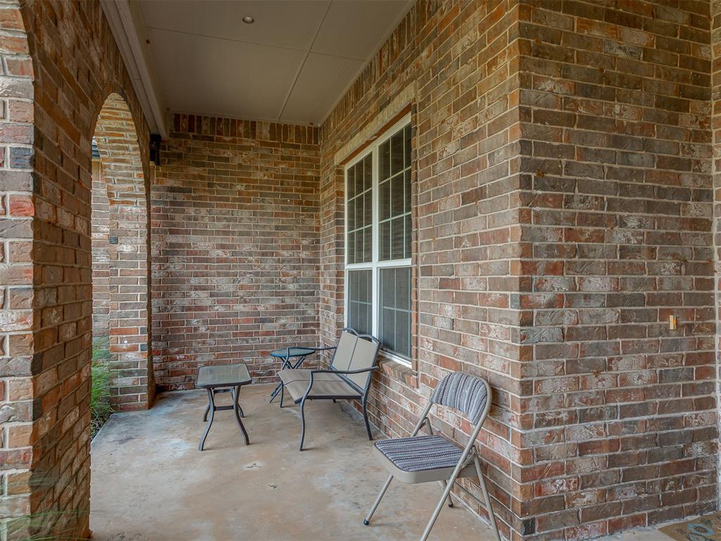 935 Silver Chase Drive Property Photo 5