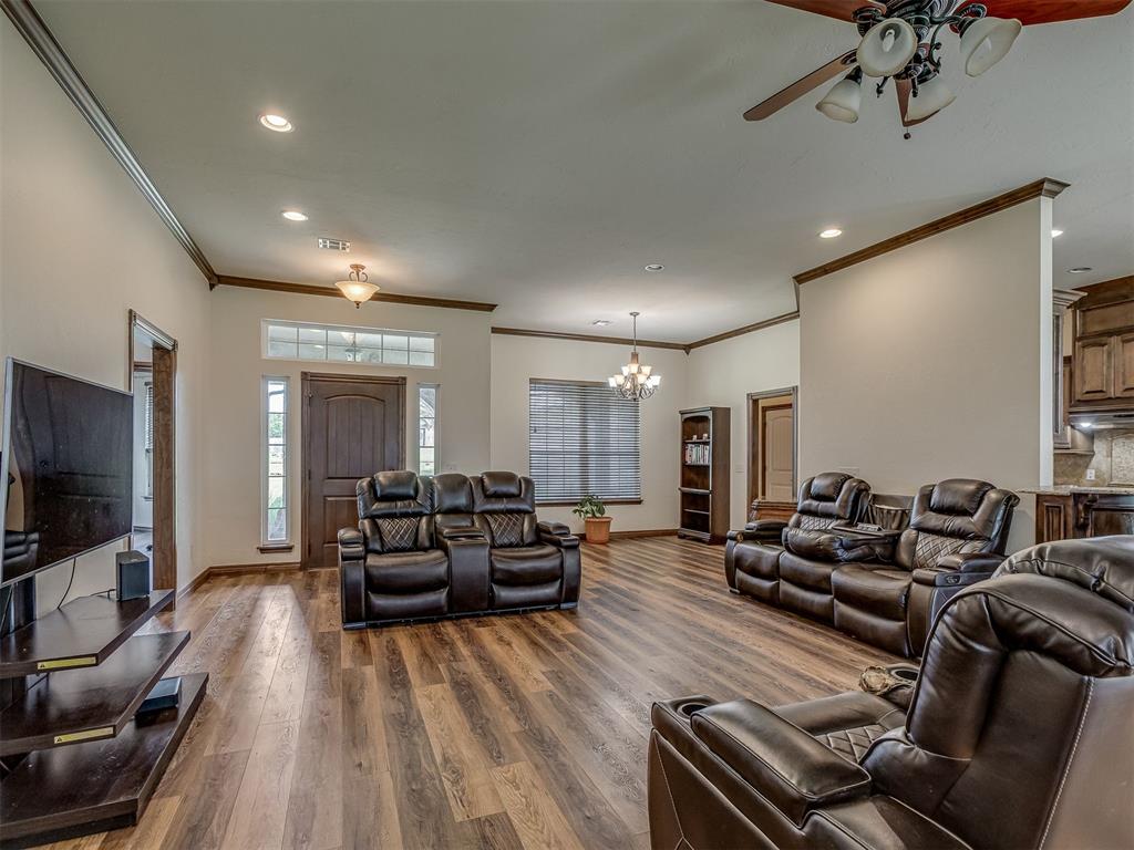 935 Silver Chase Drive Property Photo 8