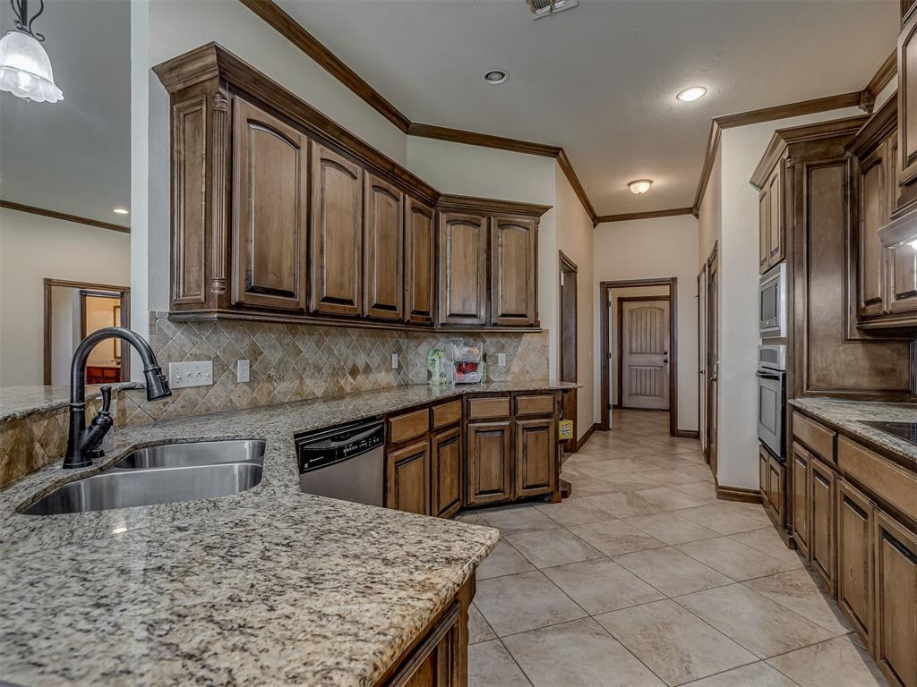 935 Silver Chase Drive Property Photo 11