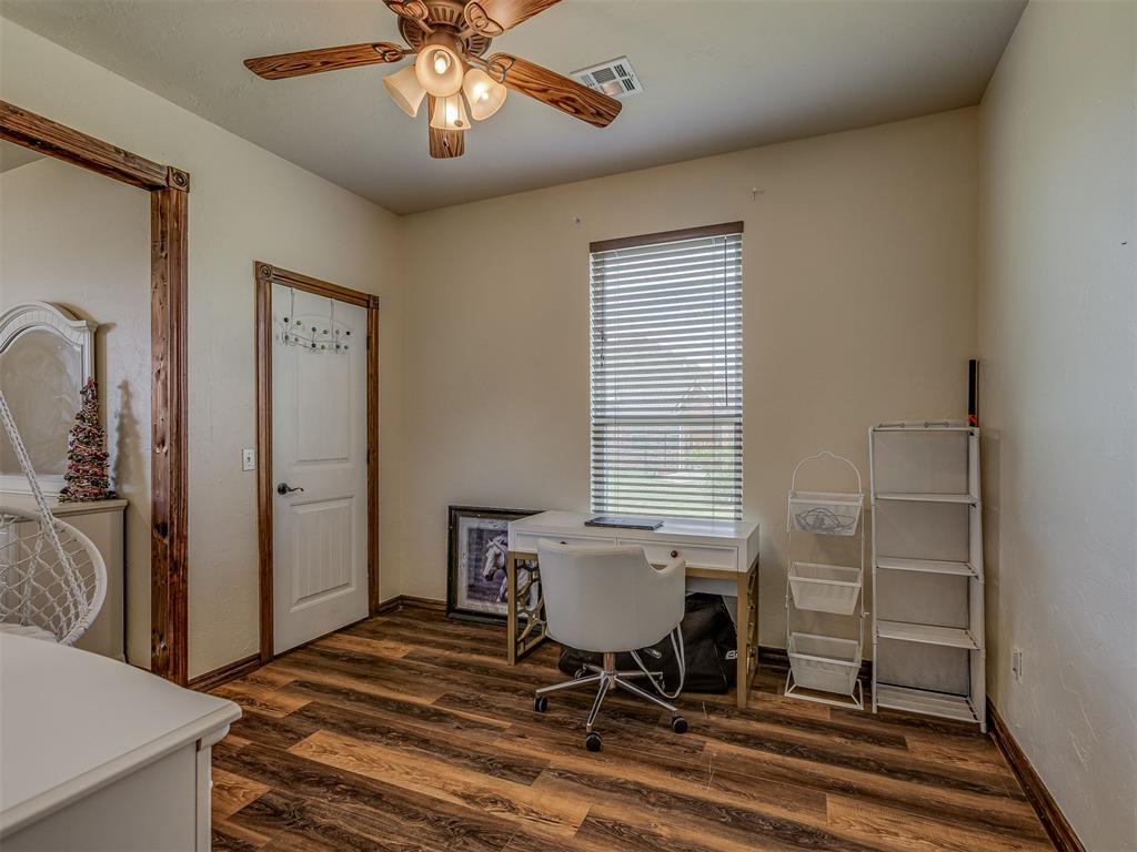 935 Silver Chase Drive Property Photo 26