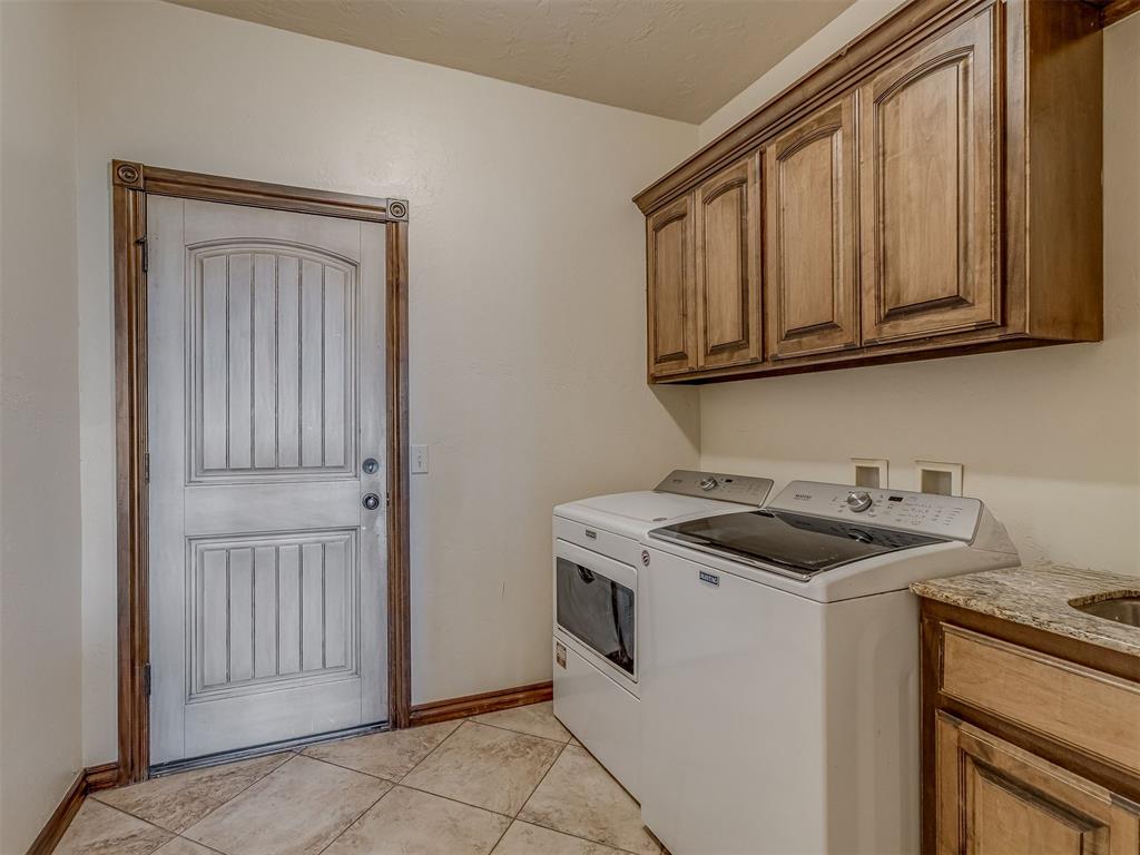 935 Silver Chase Drive Property Photo 29