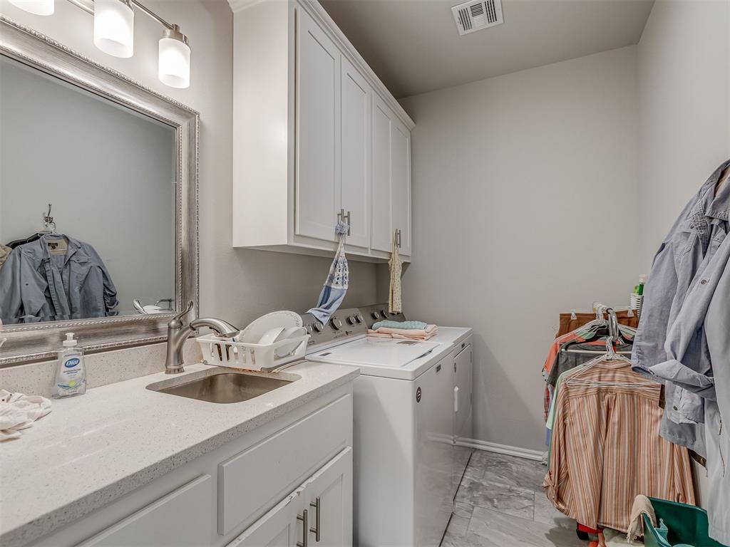 935 Silver Chase Drive Property Photo 39