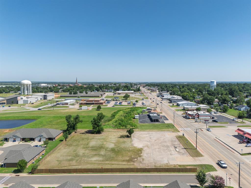 1718 N Kickapoo Avenue Property Photo 8