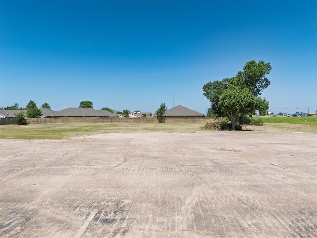 1718 N Kickapoo Avenue Property Photo 15