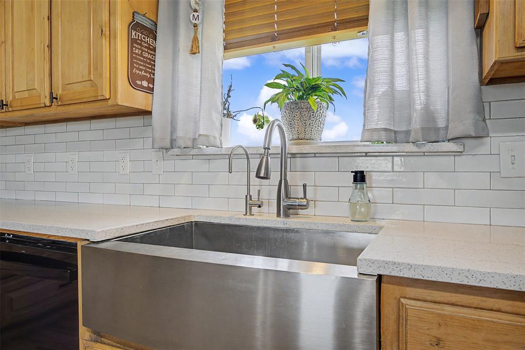 7576 E Maguire Road Property Photo 14
