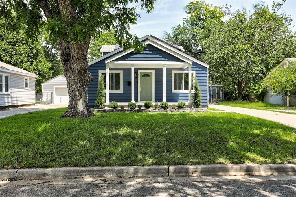 1119 W Eufaula Drive Property Photo 1
