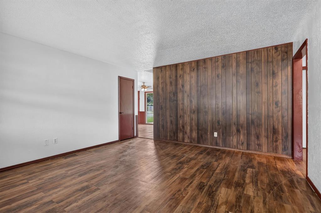 811 Ridgeway Drive Property Photo 7