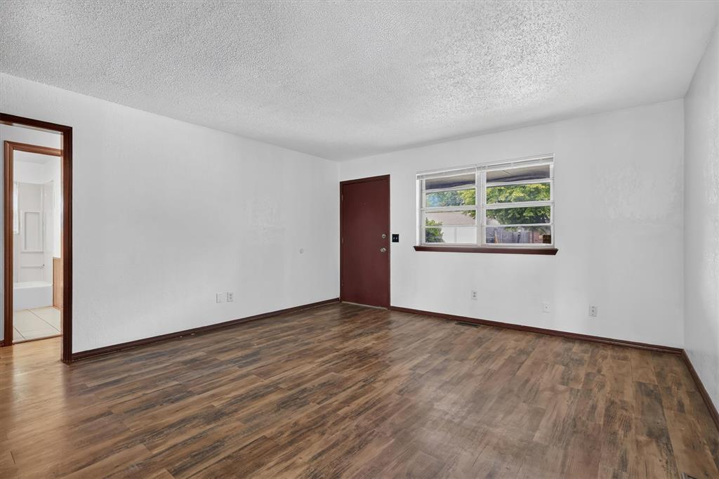 811 Ridgeway Drive Property Photo 8