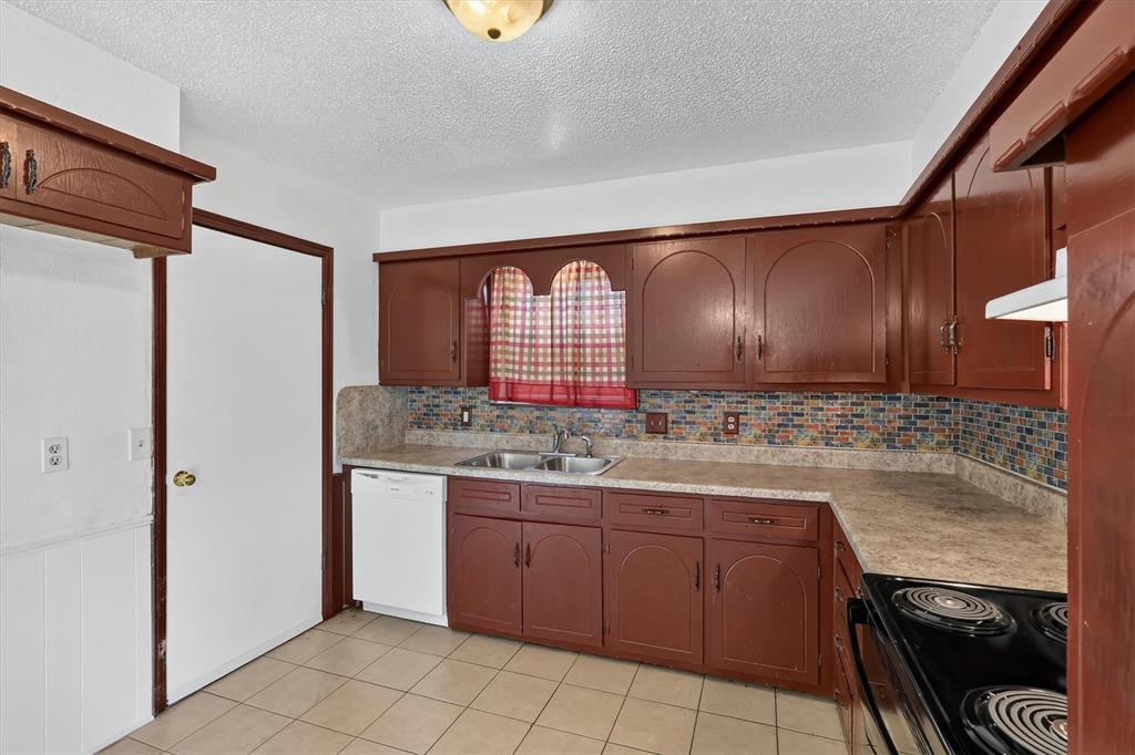 811 Ridgeway Drive Property Photo 15
