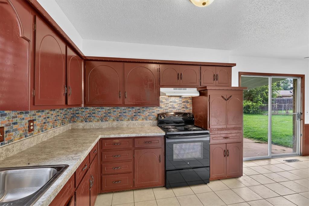 811 Ridgeway Drive Property Photo 16