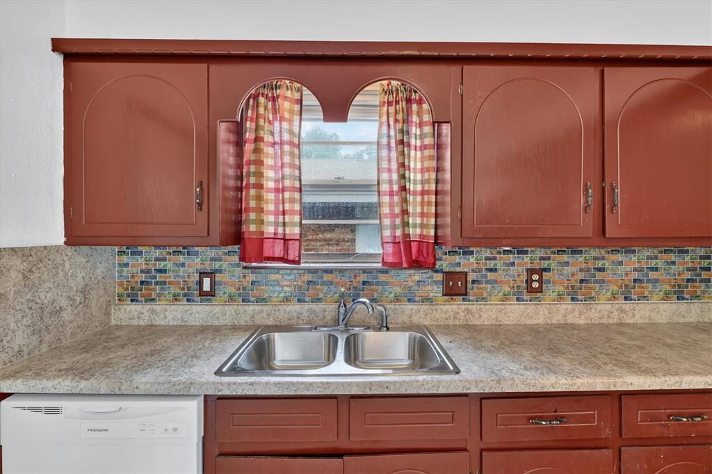 811 Ridgeway Drive Property Photo 17