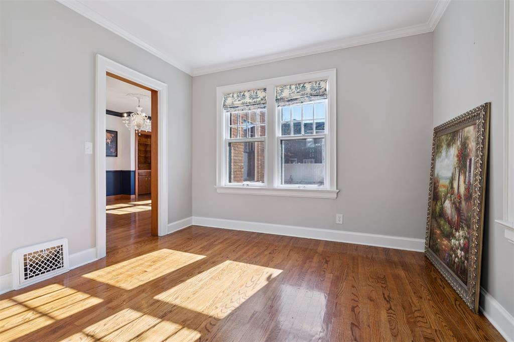 1928 N Broadway Avenue Property Photo 11