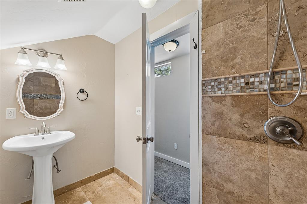 1615 Nw 42nd Place Property Photo 34