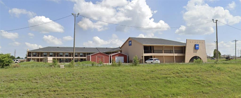 321 N Mustang Road Property Photo 4