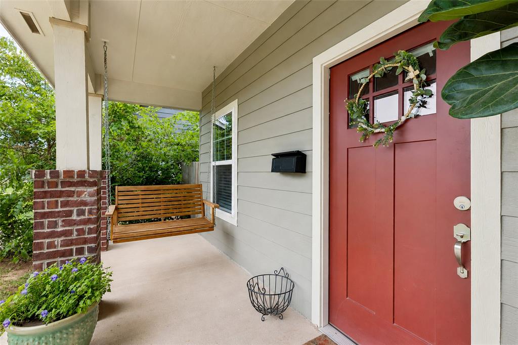 720 Ne 30th Street Property Photo 3