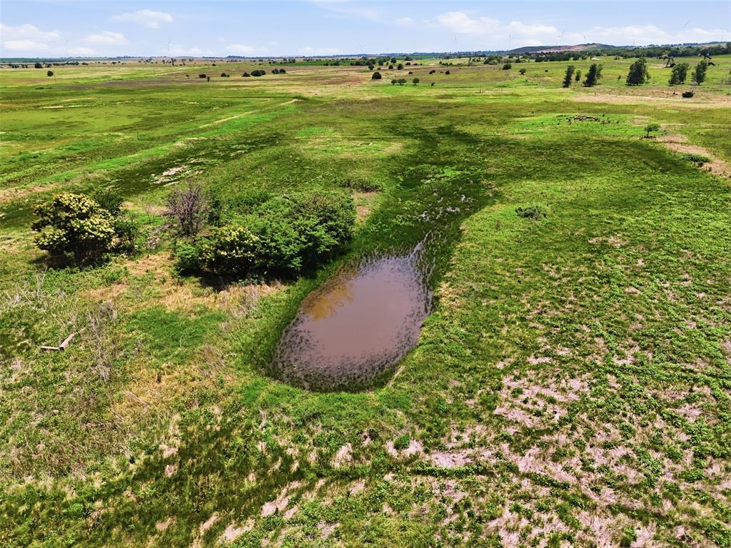 E County Line Road Property Photo 12