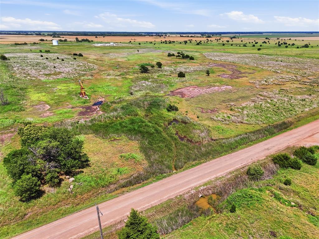E County Line Road Property Photo 17