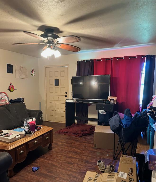 11681 Signal Hill Avenue Property Photo 2