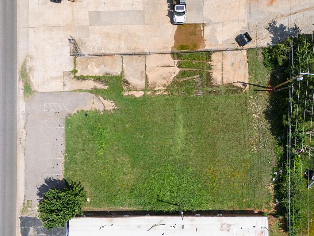 1225 N Harrison Avenue Property Photo 6