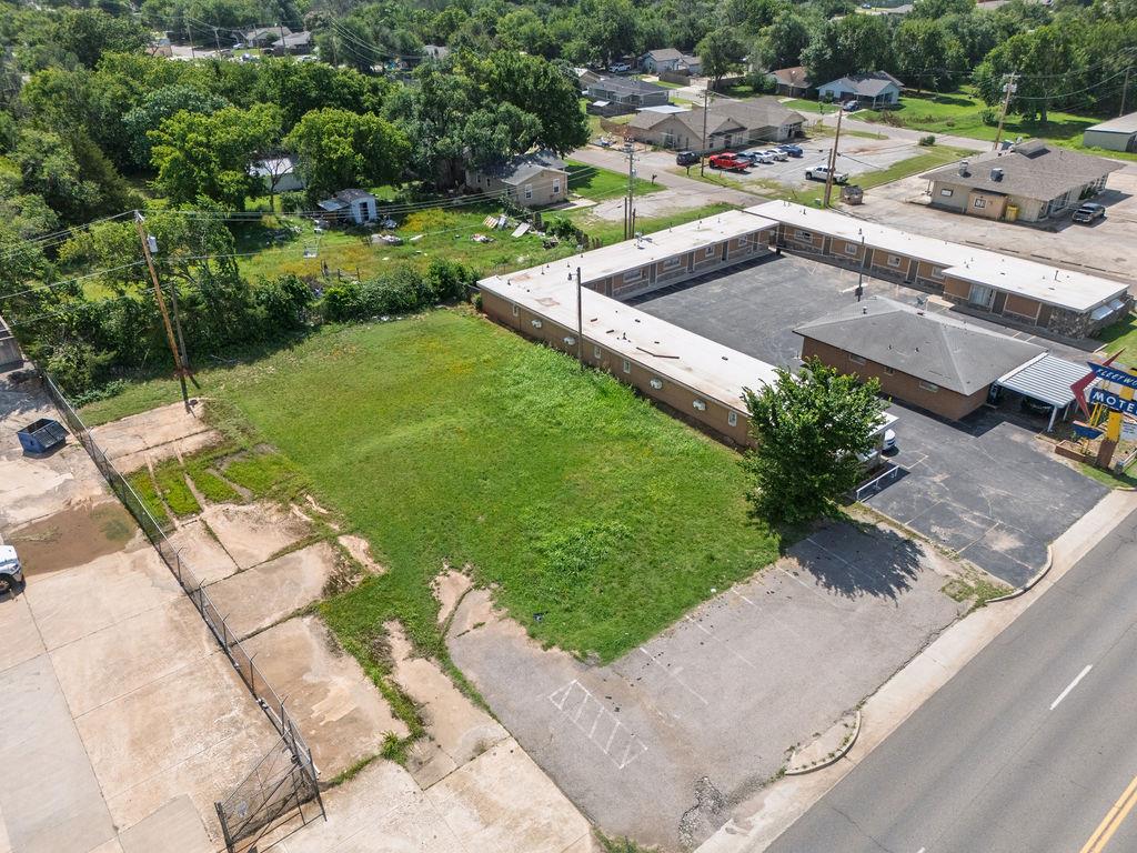 1225 N Harrison Avenue Property Photo 12