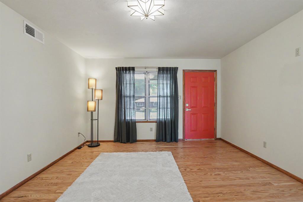 1724 Serenade Drive Property Photo 2