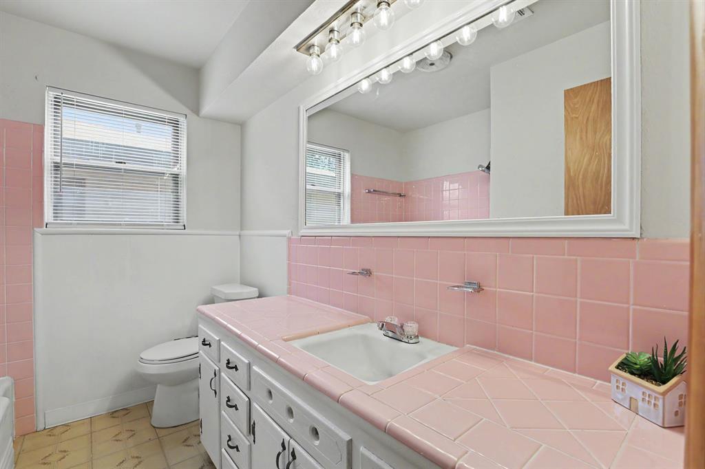 1724 Serenade Drive Property Photo 8