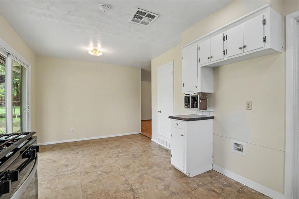 1724 Serenade Drive Property Photo 9