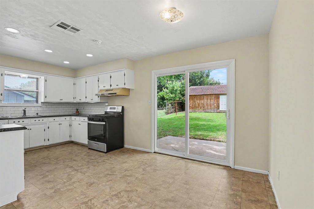 1724 Serenade Drive Property Photo 12