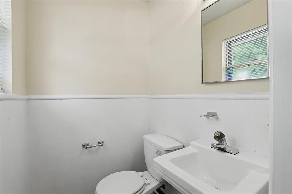 1724 Serenade Drive Property Photo 13