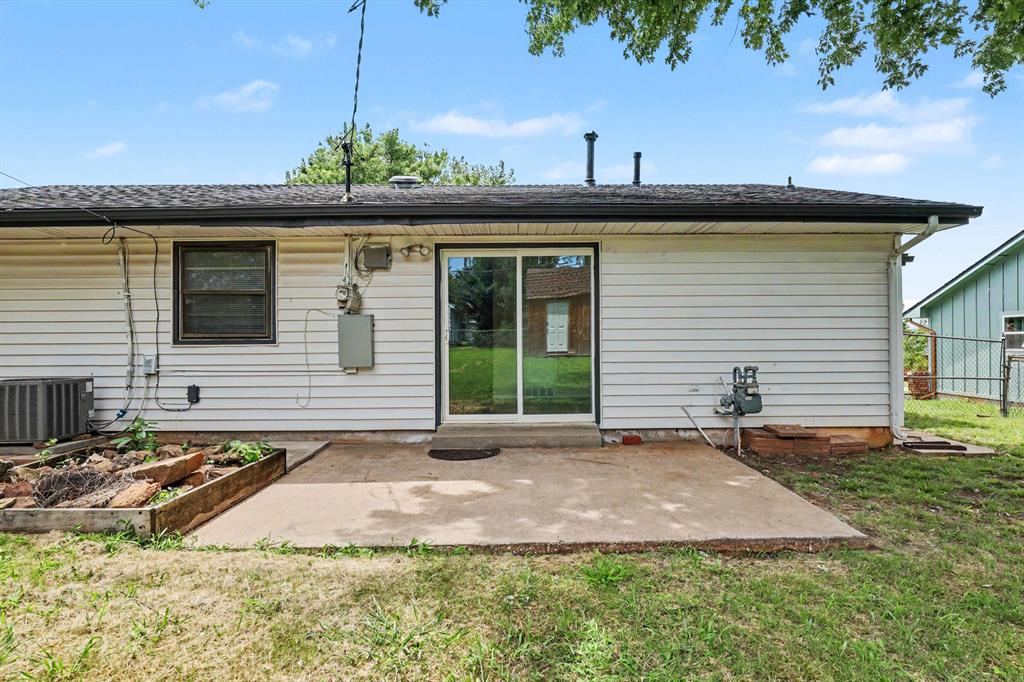 1724 Serenade Drive Property Photo 17